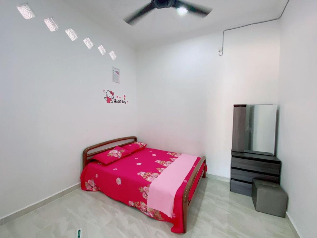Hellokitty House - Unit 1 Kuala Terengganu Exterior foto