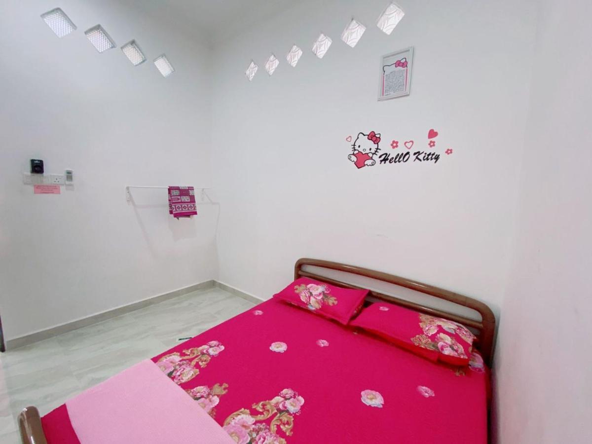 Hellokitty House - Unit 1 Kuala Terengganu Exterior foto
