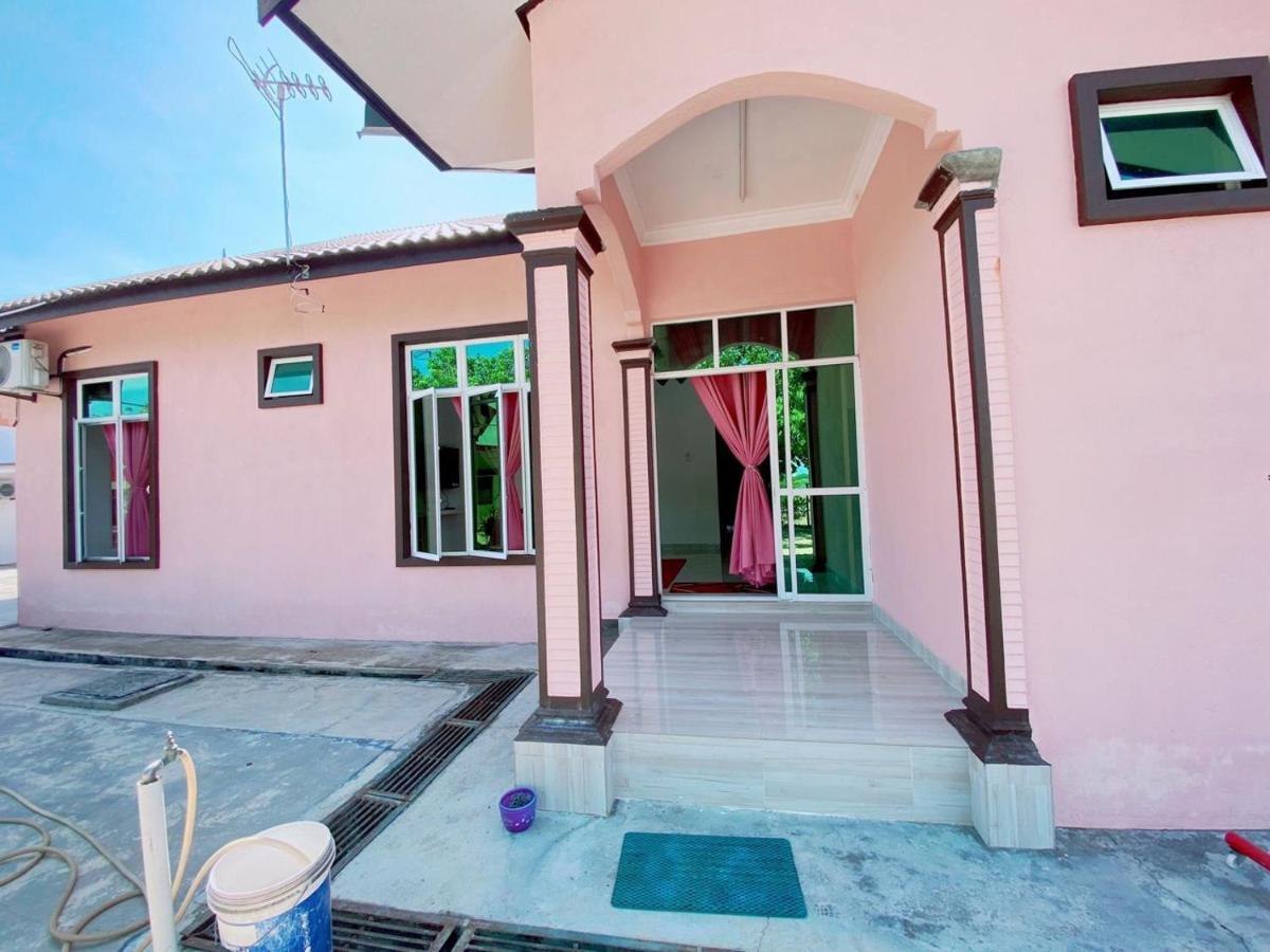 Hellokitty House - Unit 1 Kuala Terengganu Exterior foto