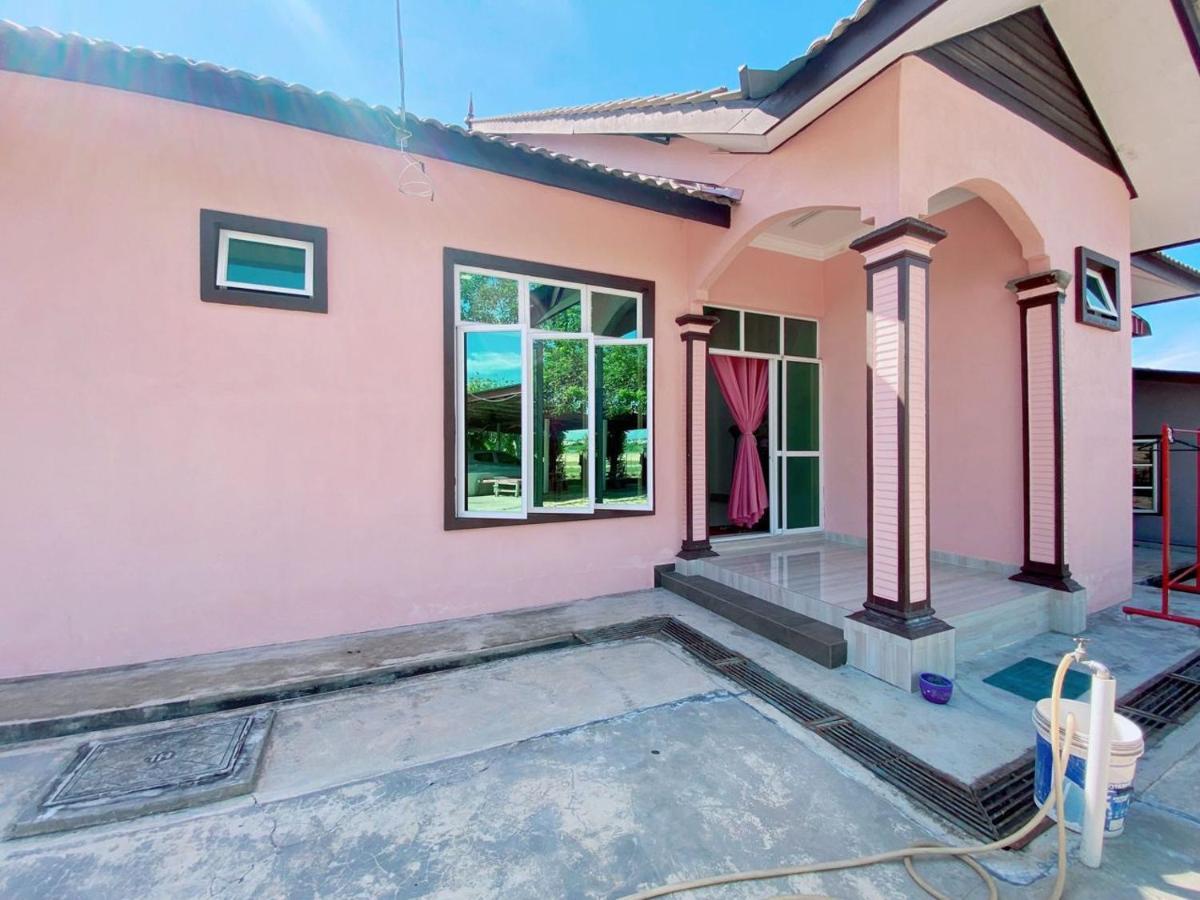 Hellokitty House - Unit 1 Kuala Terengganu Exterior foto